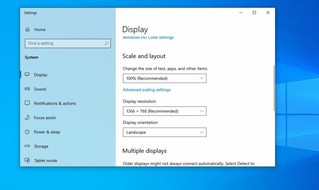 Windows 10 changes resolution on its own