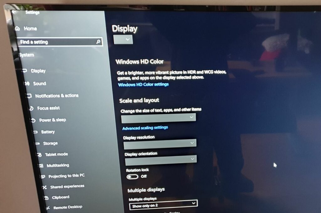 windows 10 display settings grayed out